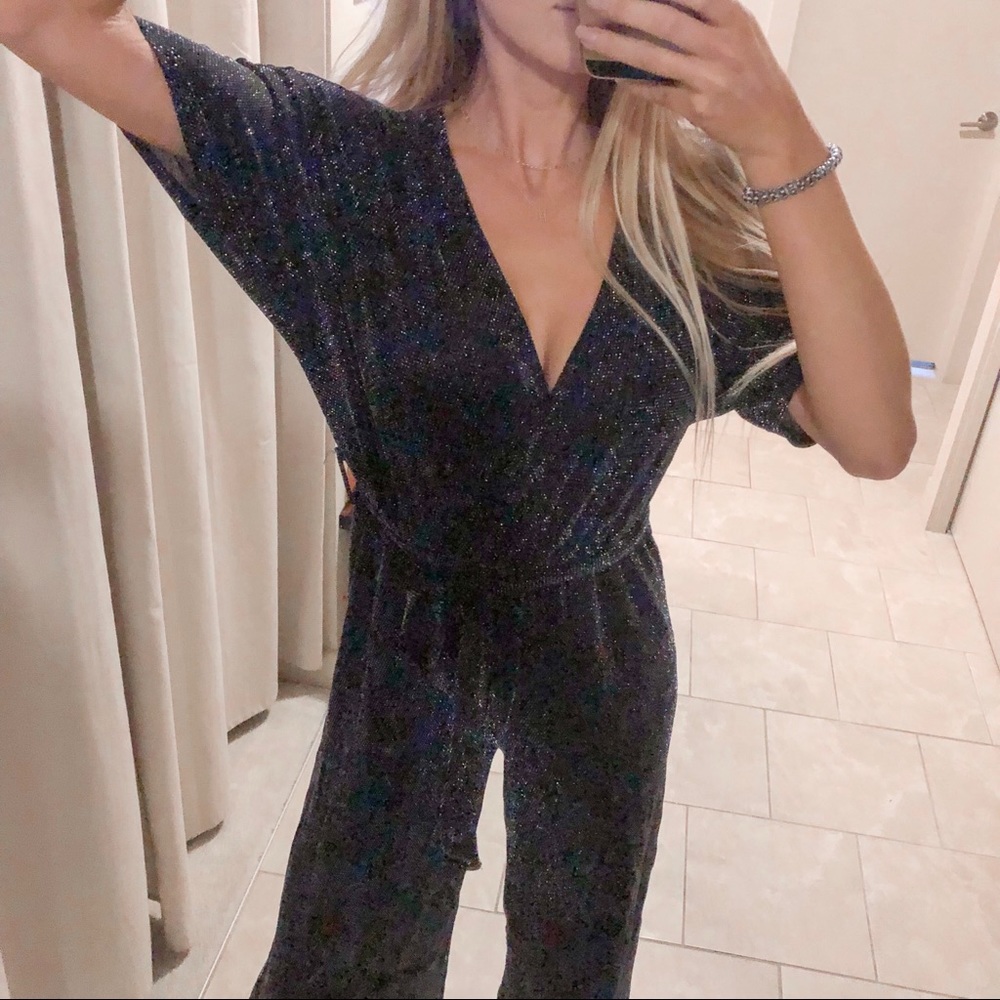 Black Glittery Vneck Short Sleeve Cropped Jumpsuit - Picture 2 of 4